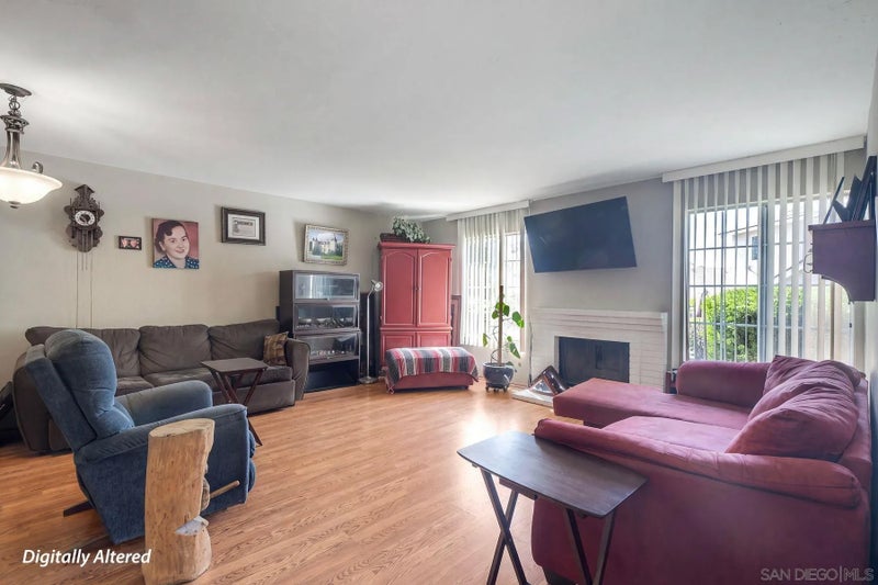 2885 Sanford Ln