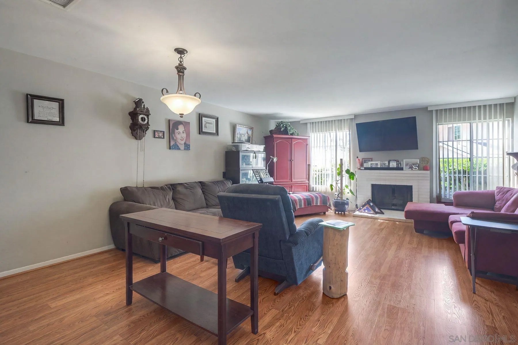 2885 Sanford Ln