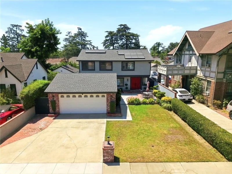 326 E I Street