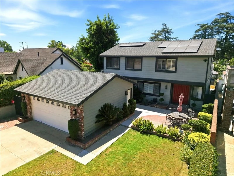 326 E I Street