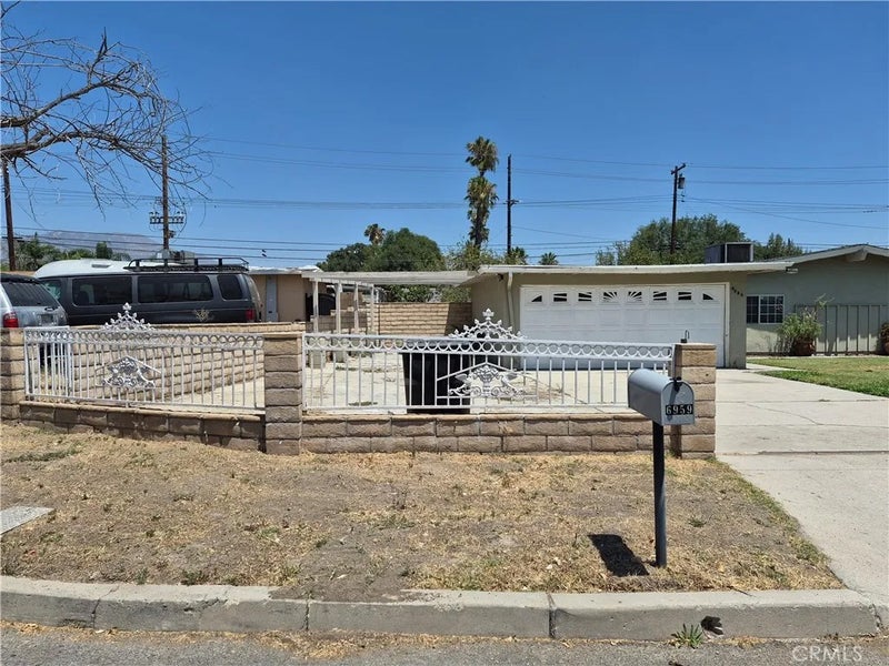 6959 Newbury