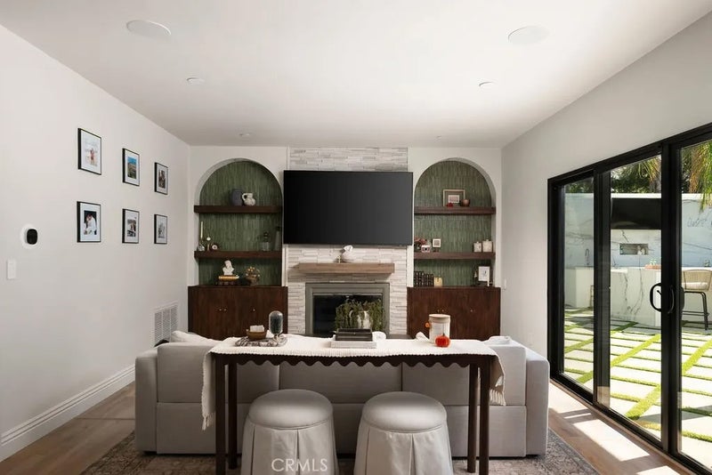 24291 Via San Clemente