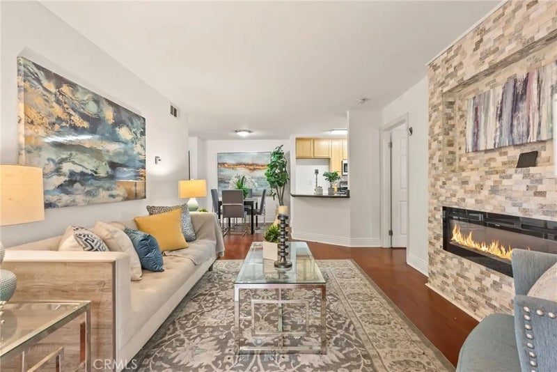2550 San Gabriel Way 202