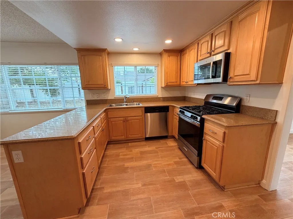 11341 Rancho La Brea