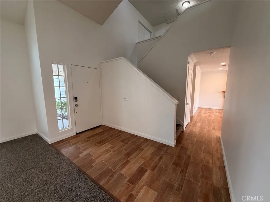 11341 Rancho La Brea