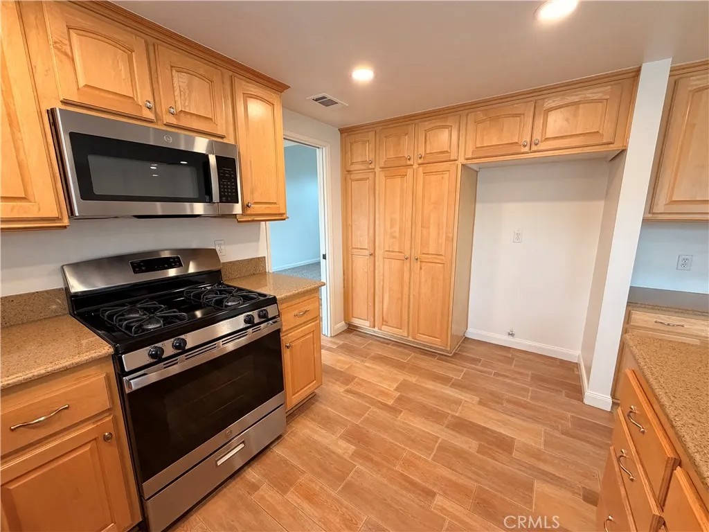 11341 Rancho La Brea