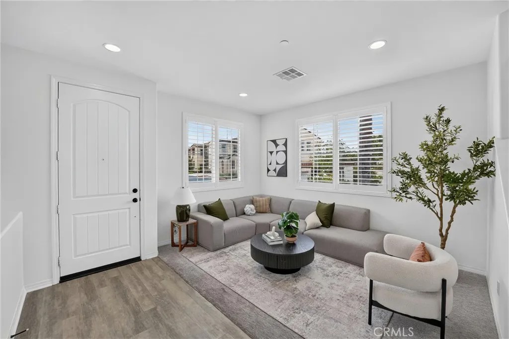1115 N Vecino Lane