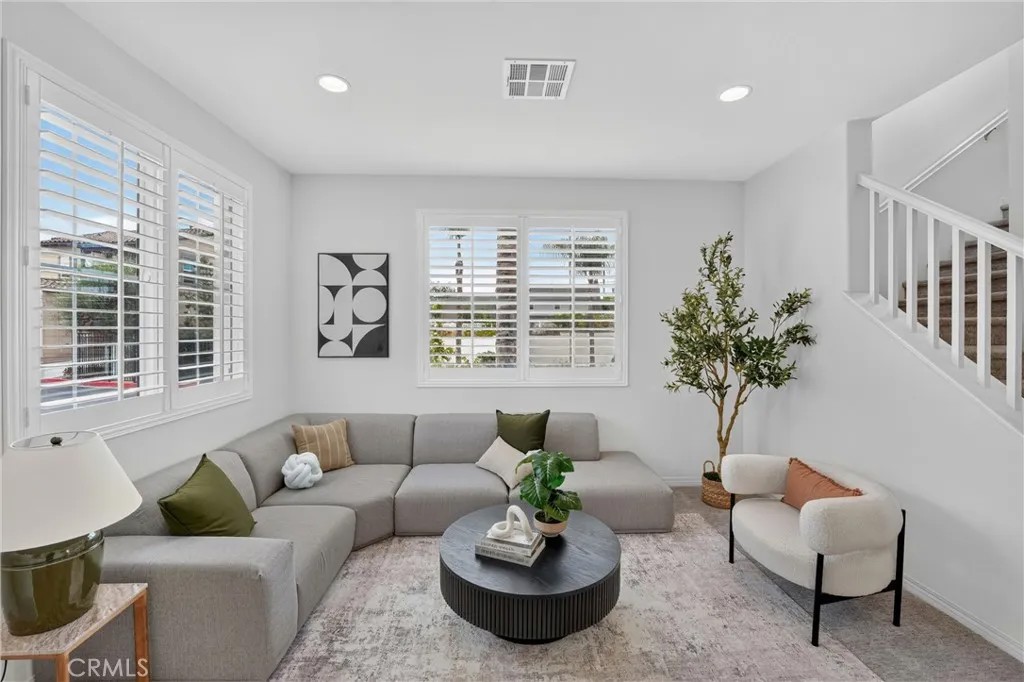 1115 N Vecino Lane