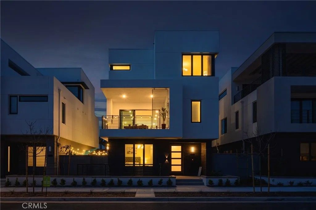 Photo of 2053 Peebler Way, Tustin, CA 92782 (MLS # OC25271092)