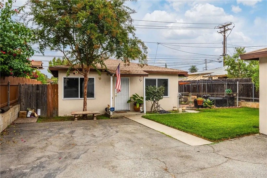 Photo of 902 W Olive Ave, Monrovia, CA 91016 (MLS # PW25266621)
