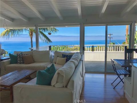 Photo of 31902 Sunset Ave, Laguna Beach, CA 92651 (MLS # LG26051574)