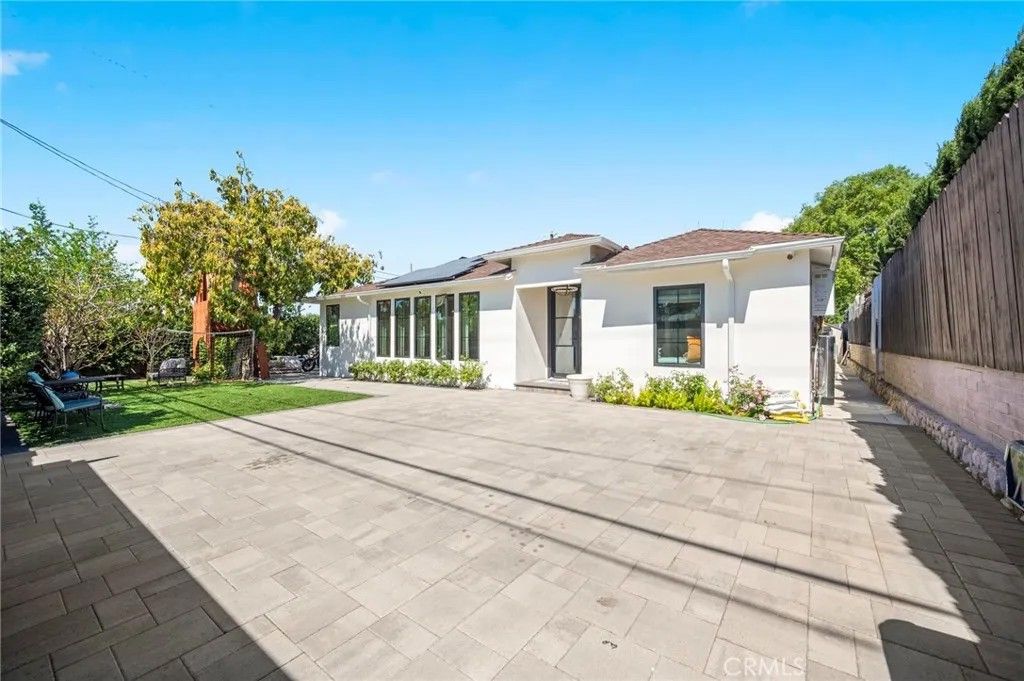 Photo of 7911 Hillrose Street, Sunland, CA 91040 (MLS # OC26064585)