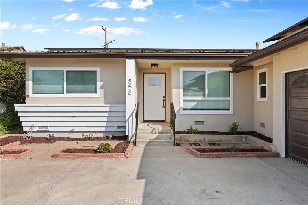 Photo of 858 W Yale St, Ontario, CA 91762 (MLS # OC26049813)