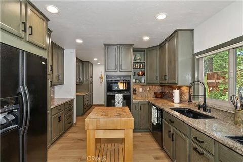 Tiny photo for 39343 Aurora Rd, Big Bear Lake, CA 92315 (MLS # IG25254414)