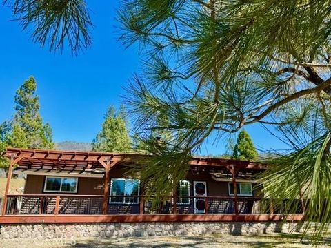 Photo of 2350 Harris Rd, Mariposa, CA 95338 (MLS # MP26060094)