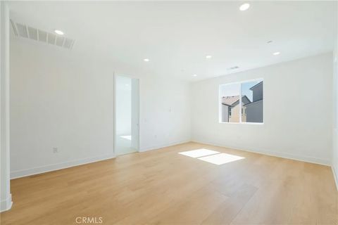 Tiny photo for 504 Gadwall, Irvine, CA 92618 (MLS # OC25240552)