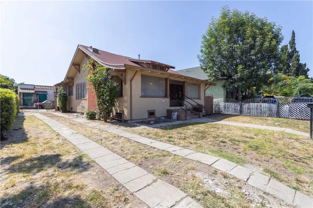 Photo of 206 S Soto St, Los Angeles, CA 90033 (MLS # SR26022151)