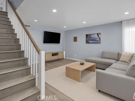 18411 Hatteras 114