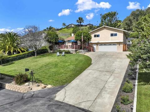 Photo of 1222 Sheridan Avenue, Escondido, CA 92027 (MLS # NDP2602202)