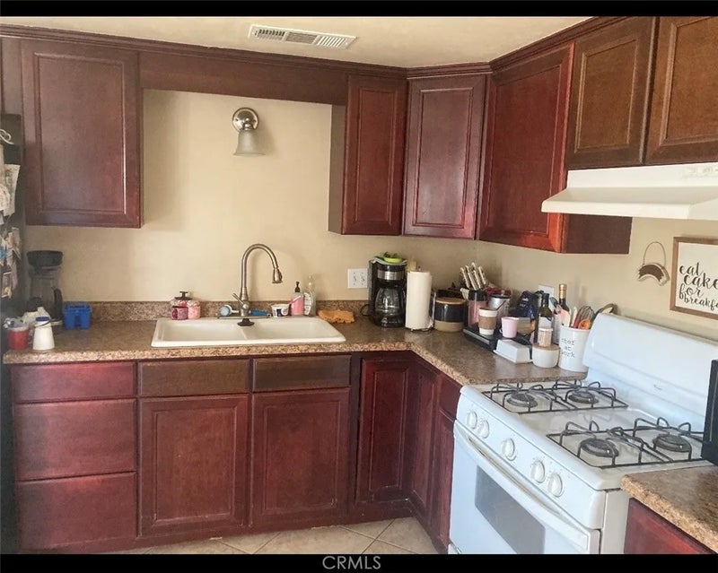 17366 Pinedale