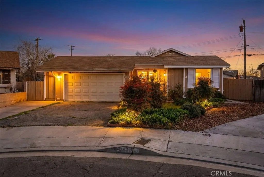 Photo of 43848 Fern Ave, Lancaster, CA 93534 (MLS # SR26017303)