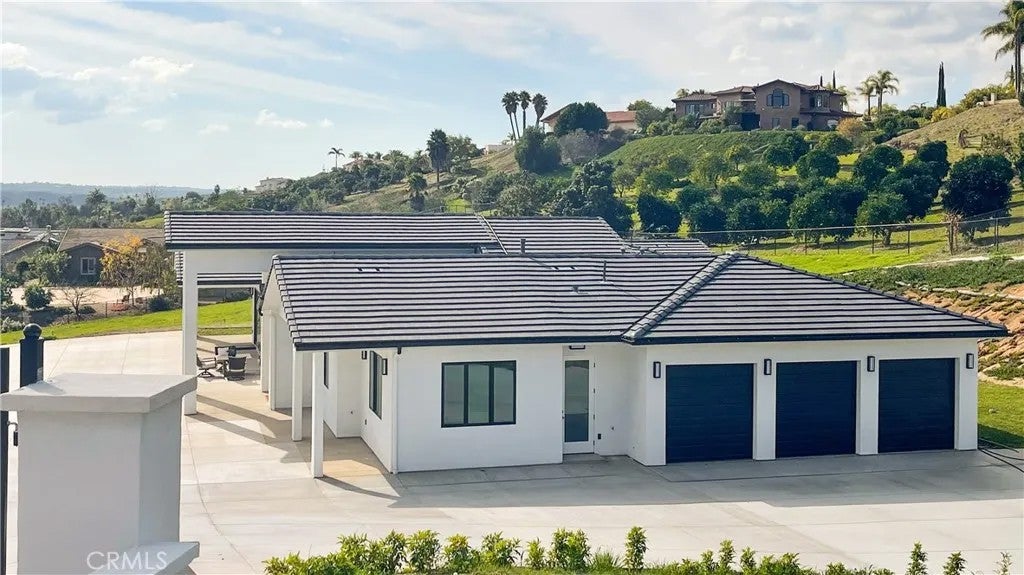 Photo of 2027 Via Monserate, Fallbrook, CA 92028 (MLS # OC26169128)