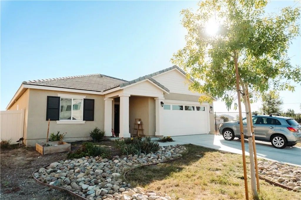 Photo of 1872 Bridle Trail, San Jacinto, CA 92582 (MLS # IV25245139)