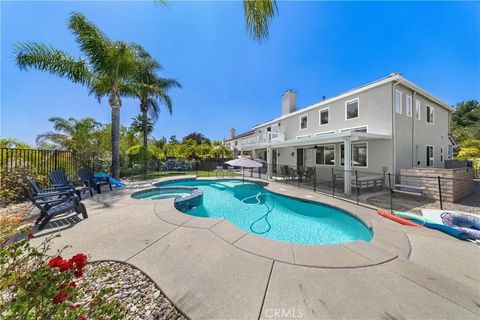 Photo of 32985 Novara Court, Temecula, CA 92592 (MLS # SW26105501)
