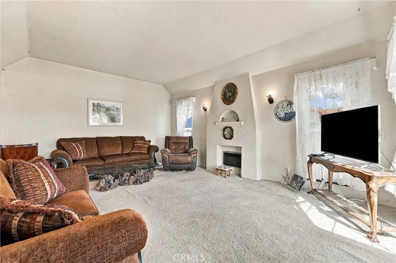 135 E Marshall