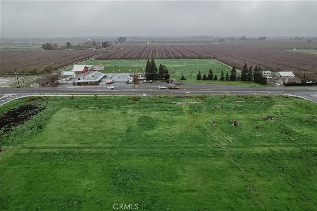 698 Hambright (Corner Hwy 32)