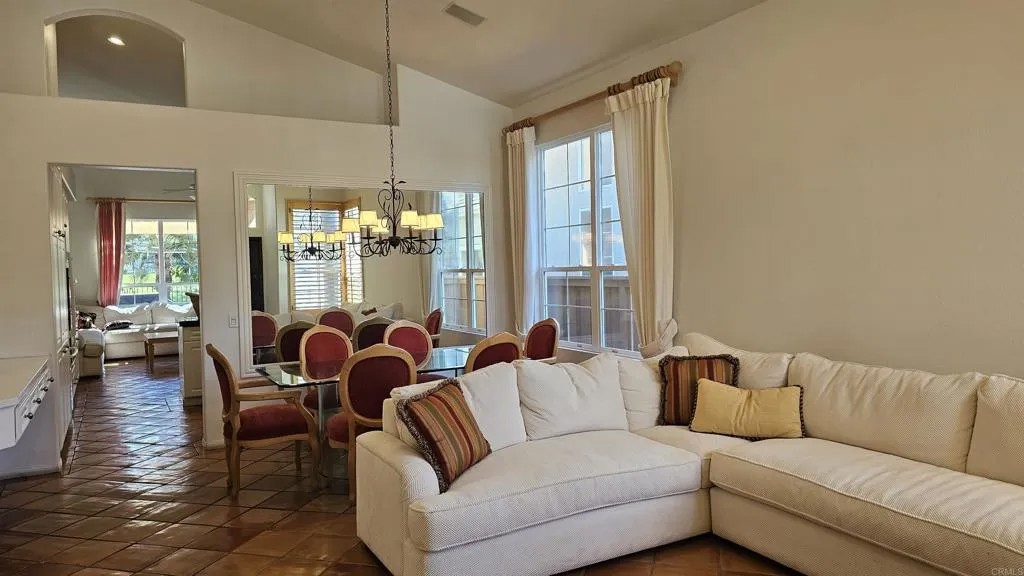 5365 Caminito Exquisito