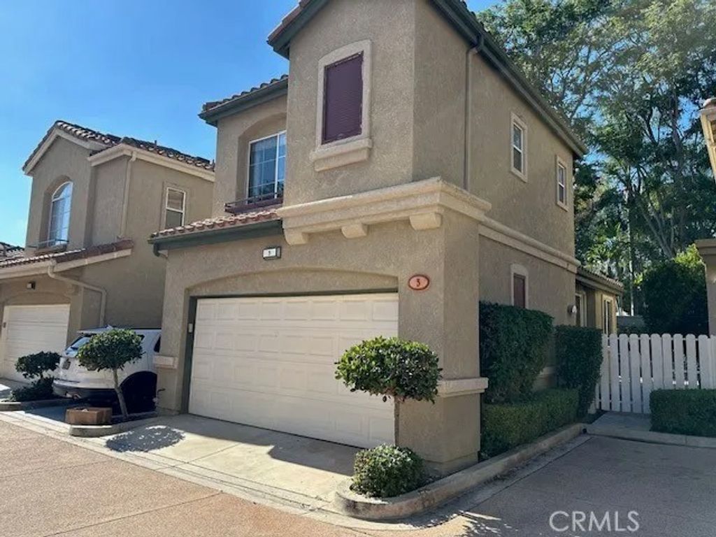 Photo of 3 Calle de Los Ninos, Rancho Santa Margarita, CA 92688 (MLS # OC25278625)