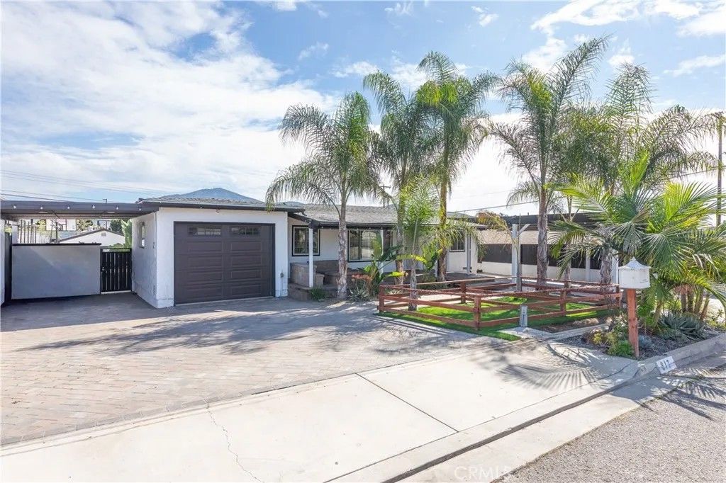 Photo of 817 Sacramento Ave, Spring Valley, CA 91977 (MLS # SW26028918)