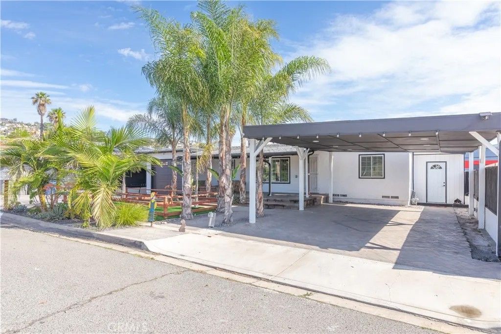 Photo of 817 Sacramento Ave, Spring Valley, CA 91977 (MLS # SW26028918)