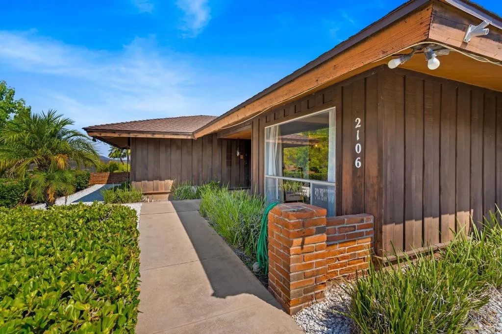 2106 Windmill View Road