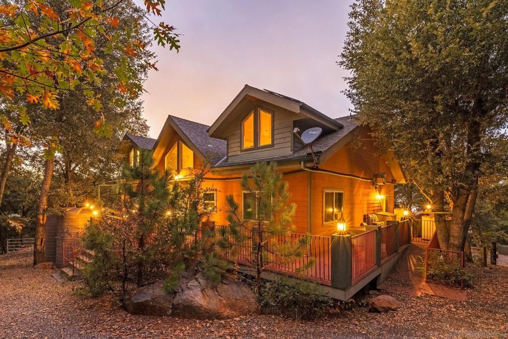 Photo of 3217 Pera Alta Dr, Julian, CA 92036 (MLS # 250042212)