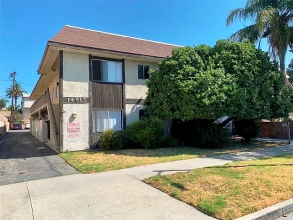 Photo of 14817 Sylvan Street #3, Van Nuys, CA 91411 (MLS # SB25273144)