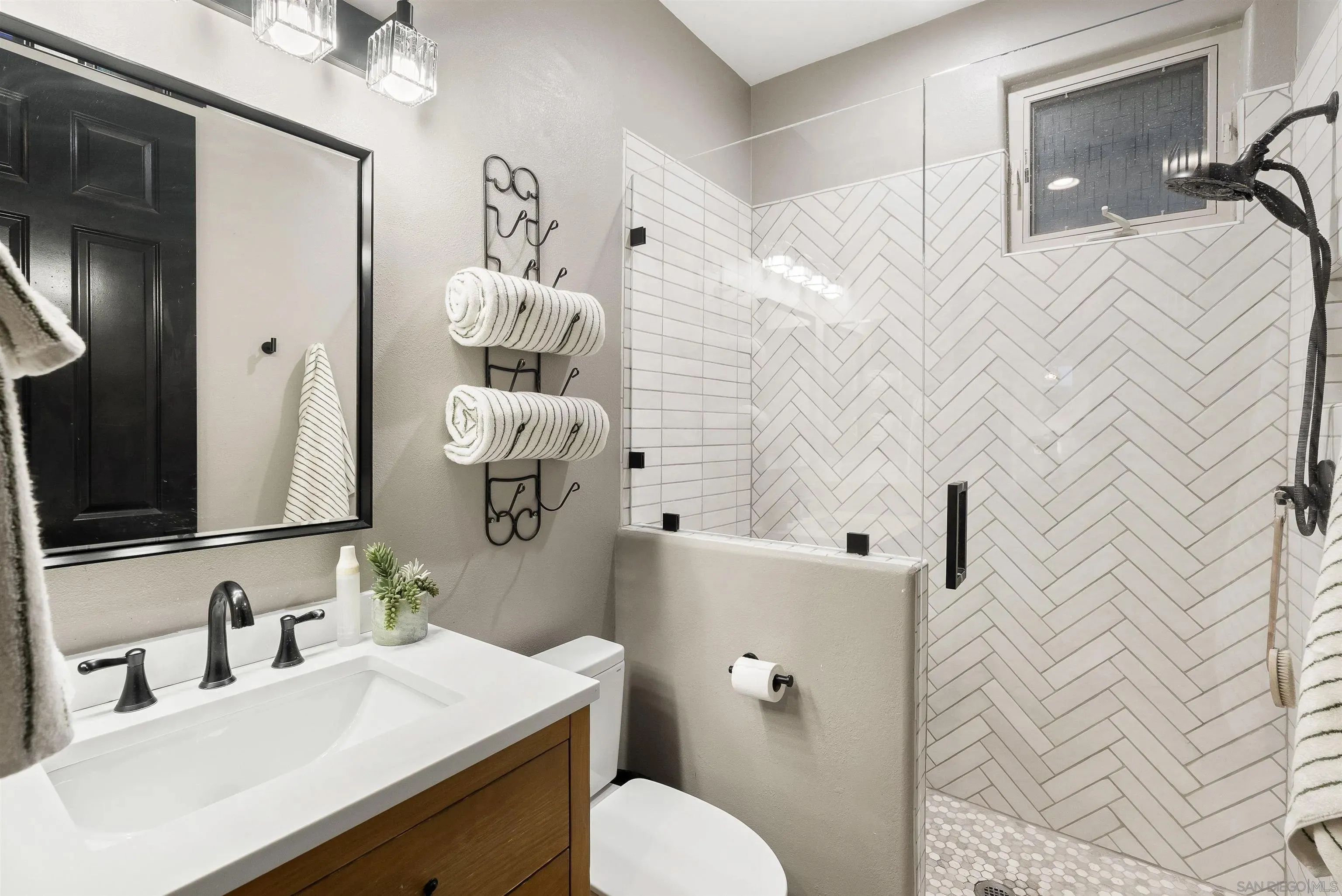 San Diego, California 92127, United States, 4 Bedrooms Bedrooms, ,5 BathroomsBathrooms,Residential,Active,217296