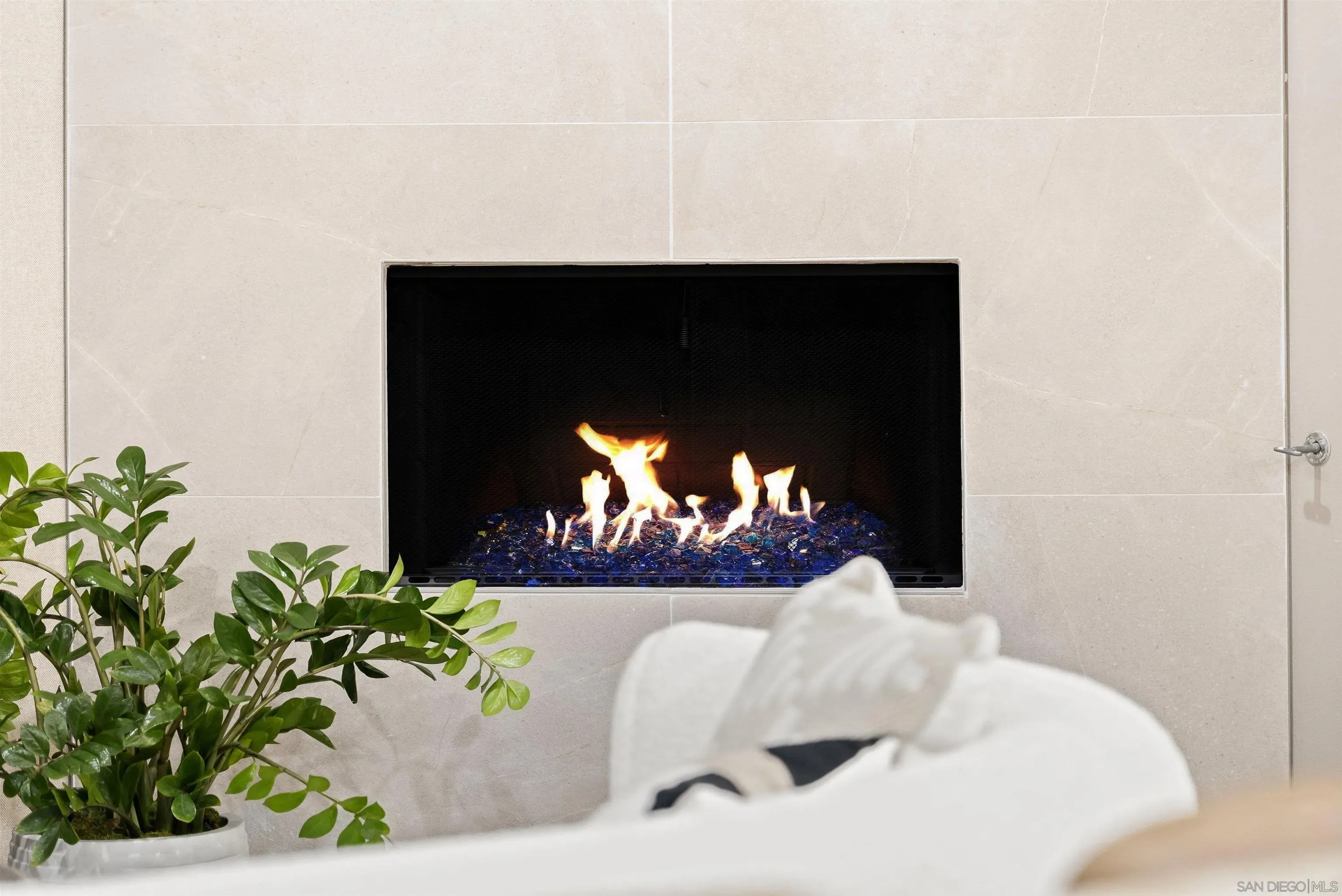 San Diego, California 92127, United States, 4 Bedrooms Bedrooms, ,5 BathroomsBathrooms,Residential,Active,217296