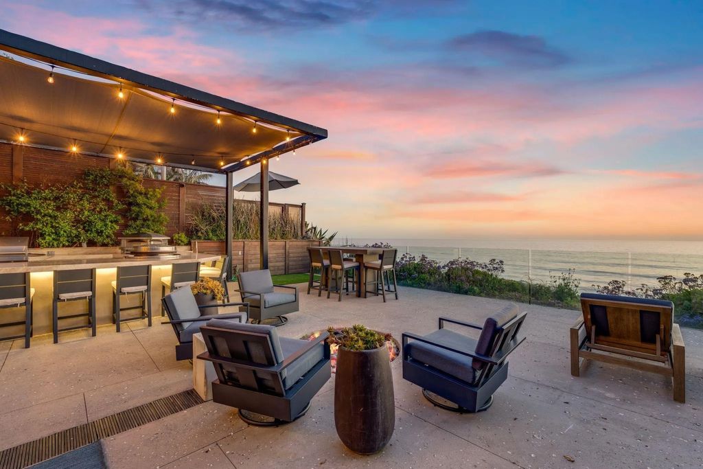 Photo of 282 Neptune Avenue, Encinitas, CA 92024 (MLS # 250040236)