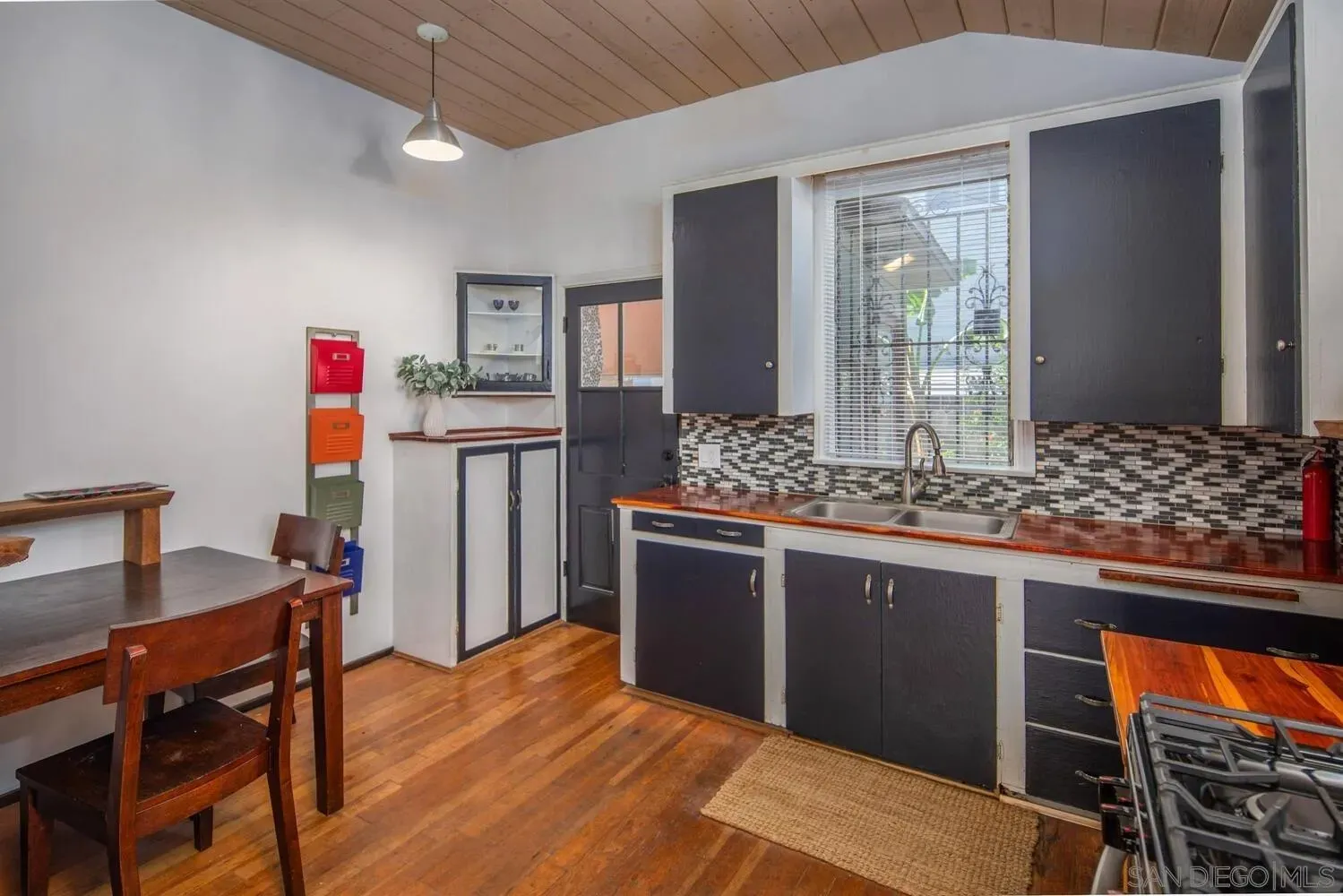 National City, California 91950, United States, 2 Bedrooms Bedrooms, ,1 BathroomBathrooms,Residential,Active,238762