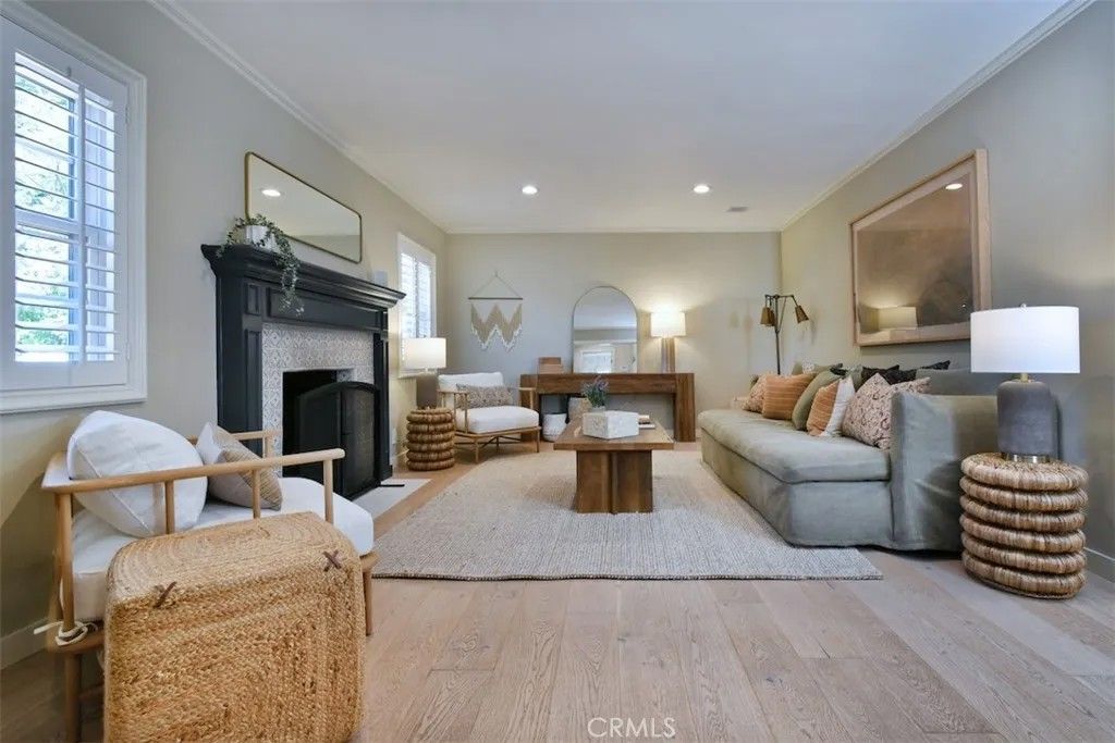 Photo of 4242 Saugus Ave, Sherman Oaks, CA 91403 (MLS # SR26095261)