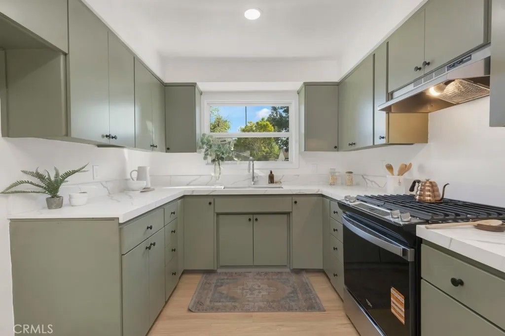 Photo of 16125 Haynes Street, Van Nuys, CA 91406 (MLS # PW26060330)