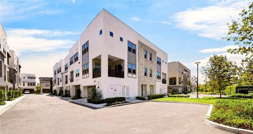 888 Poppy Court