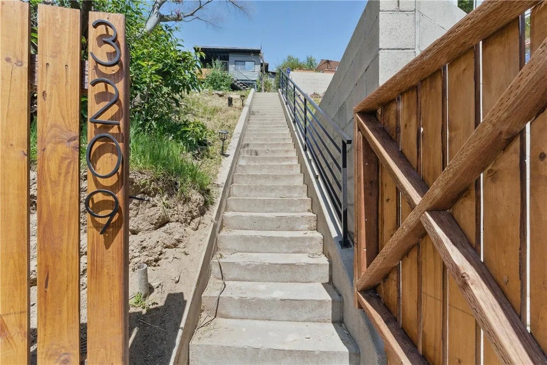 3209 Johnston Street