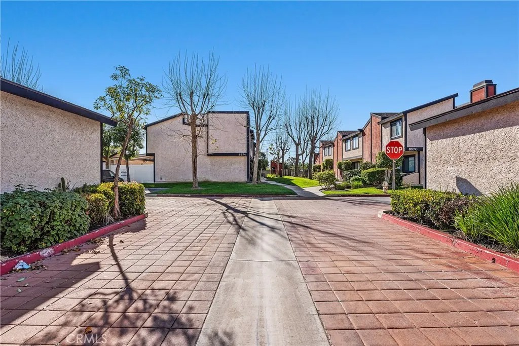 8574 Chapman A