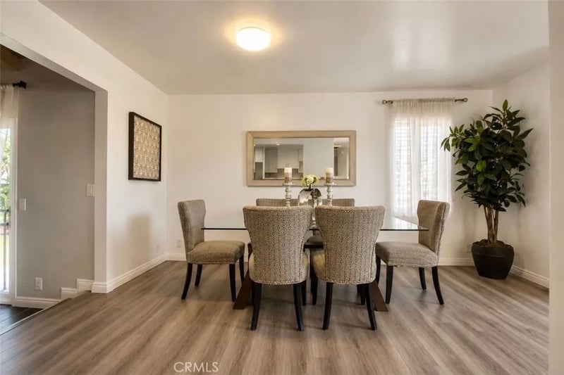 6442 Sunside