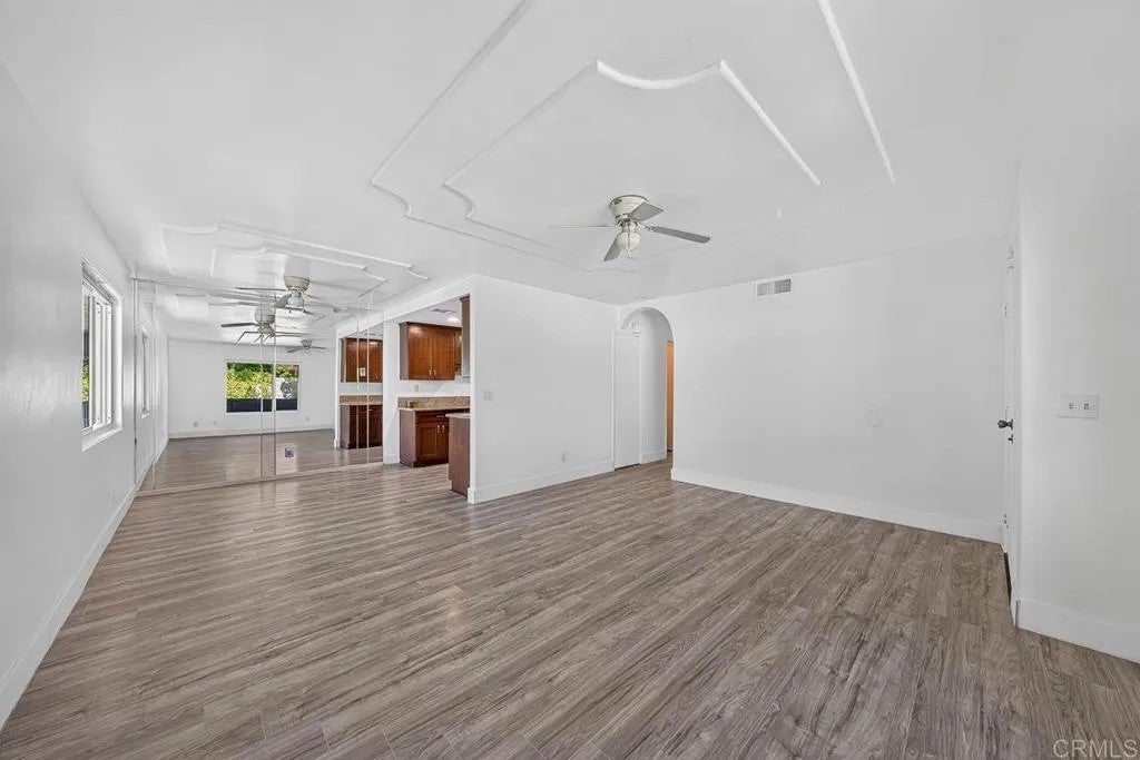 1213 E Avenue A4