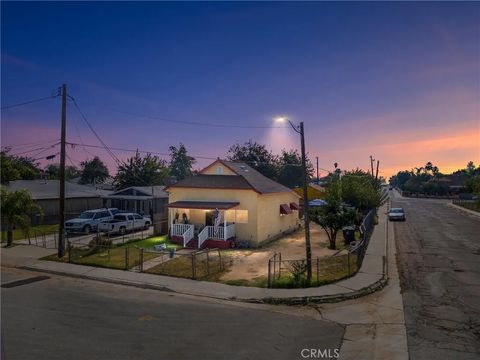 Photo of 345 Combs Ave, Arvin, CA 93203 (MLS # SR25244443) Photo of 345 Combs Ave, Arvin, CA 93203 (MLS # SR25244443)
