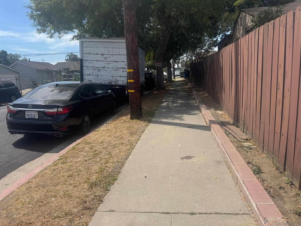 Photo of 800 W 99th Street, Los Angeles, CA 90044 (MLS # 260006328)